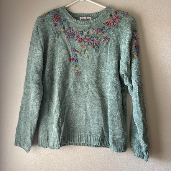 Alfred Dunner Vintage 90s Pastel Green Sweater Floral Embroidery Womens Small - Picture 1 of 8